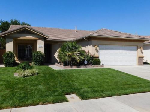 45751 Knightsbridge St, Lancaster CA  93534-5153 exterior