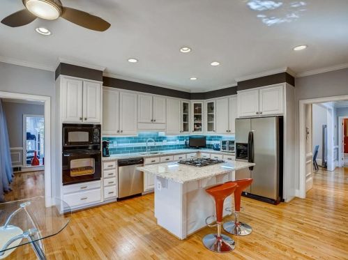 1696 Harts Run, Atlanta GA  30341-1756 exterior