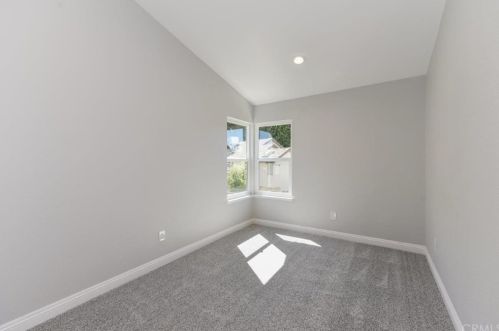 8 Henry, Irvine CA  92620-3256 exterior