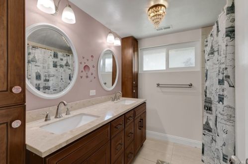 450 25 St, Upland CA 91784-8338 exterior