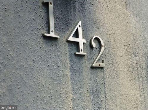142 Gay St, Philadelphia, PA 19127-1308