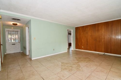 5704 Wisteria Dr, Riverside, CA 92504-1533