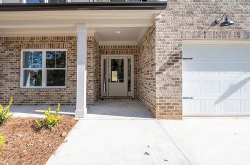 174 Drake St, Buford, GA 30518-2804