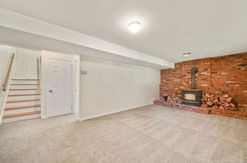26 Cambridge Dr, Greenwich CT  06831-4134 exterior