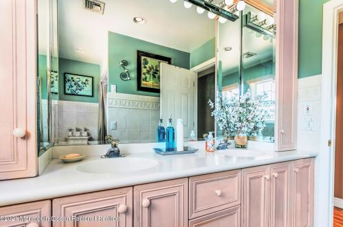 149 Bowne Rd, Tinton Falls NJ  07712-2519 exterior