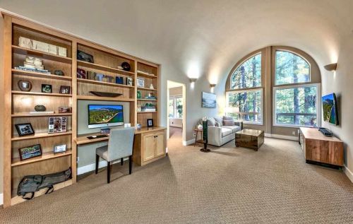 11114 Mougle Ln, Truckee CA  96161-6105 exterior