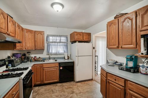 2 Maryland Dr, Jackson Twp, NJ 08527-2133