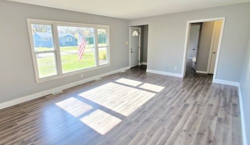 235 Schryver Ave, Bull Valley, IL 60098-3864
