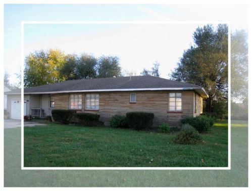 708 Highway 32, Stockton, MO 65785-9819