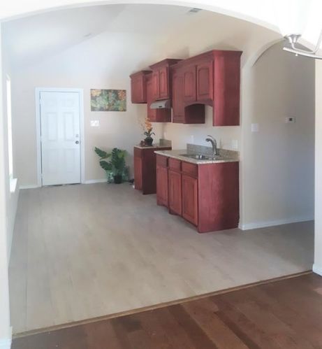 124 Glenmore St, Irving TX  exterior