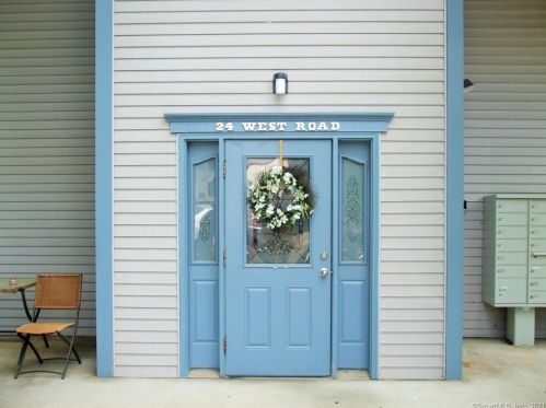 24 West Rd, Ellington CT  06029-4200 exterior