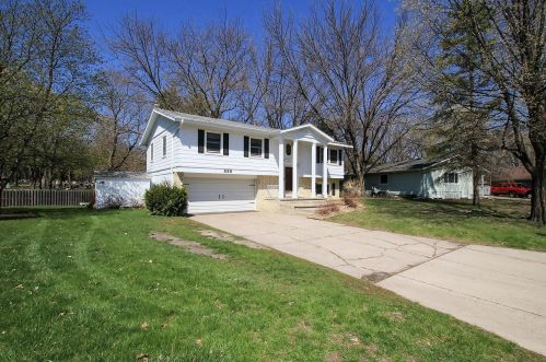 938 Jorgenson St, Cedar Mills, MN 55350-3235