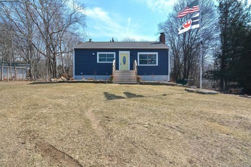 16 Marla Ave, Gales Ferry, CT 06339-1633