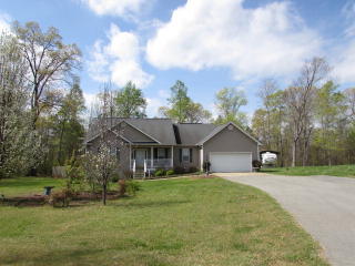 225 Gordon Rd, Forsyth, GA 31029-3932