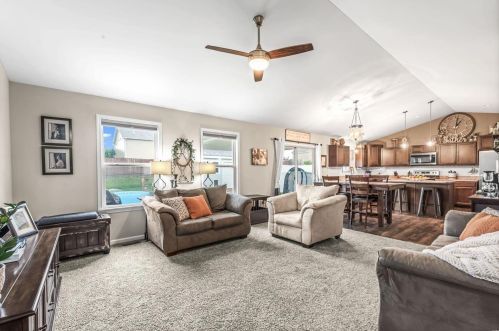 435 Meadow Spring Dr, Old Alexandria, MO 63379-7220