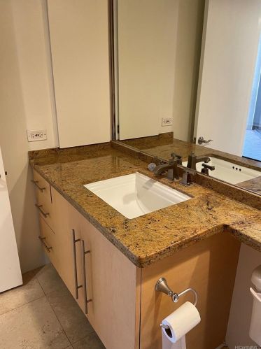 60 Beretania St, Honolulu HI  96817-4752 exterior