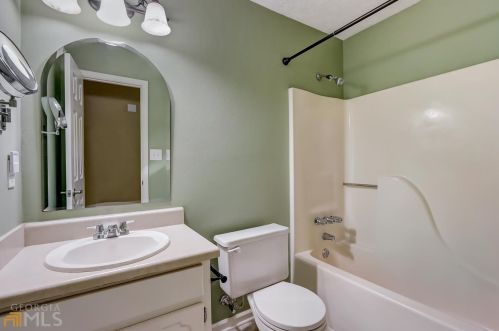 209 Pne St, Stockbridge GA  30281-3881 exterior