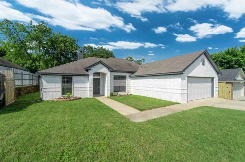 313 Dupont Cir, Fort Worth, TX 76134-2561