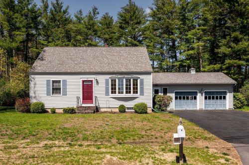 21 Richardson Dr, Dover, NH 03820-4318