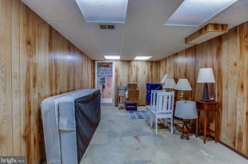 9001 Teddy Rae Ct, Springfield VA 22152-2644 exterior