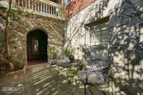 2 Collier Rd, Atlanta GA  30309-1702 exterior