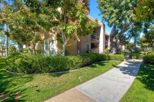 195 Avenida Descanso, Oceanside, CA 92057-2807