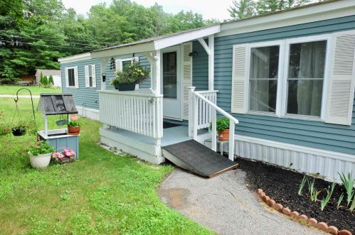 11 Brook St, Concord, NH 03307-4601