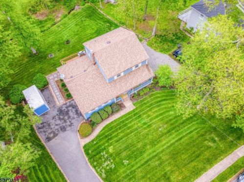 41 Ivy Ln, Bridgewater, NJ 08807-2547