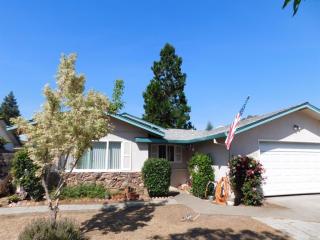 3233 Macfadden St, Fairfield, CA 94558-3125