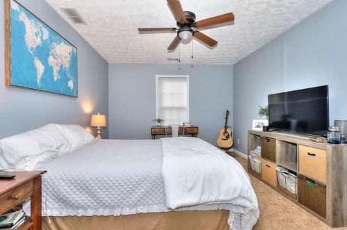 2010 Lake St, Loganville, GA 30052-3488