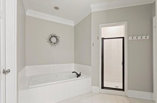 2483 Brookhaven Hts Ct, Atlanta GA  30319-5243 exterior
