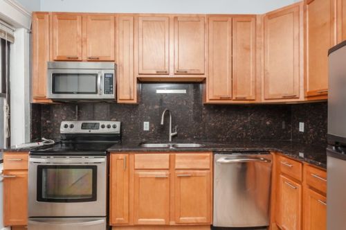 941 Windsor Ave, Chicago, IL 60640-5754