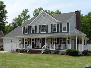 714 Mandarin Ln, Chesapeake, VA 23323-3243