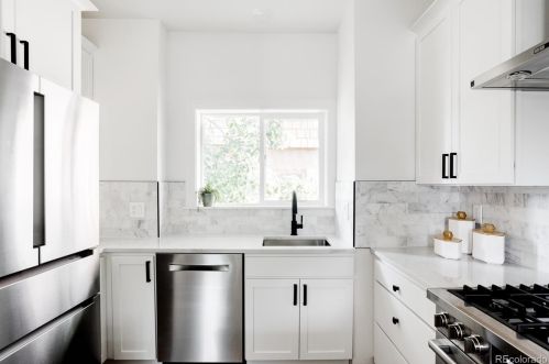 2203 Grape St, Denver CO  80207-3838 exterior