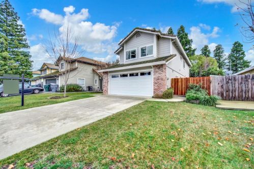 284 Regency Cir, Vacaville, CA 95687-4624