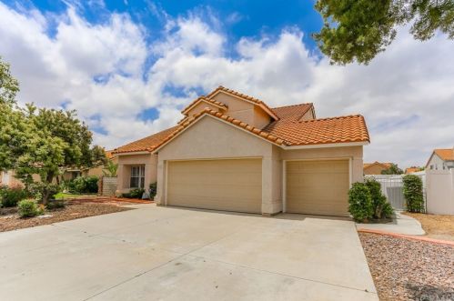 8623 Mesa Oak Dr, Riverside CA  92508-3123 exterior