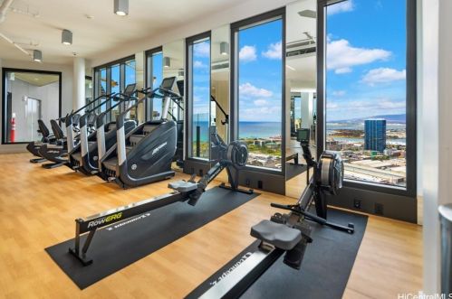 987 Queen St, Honolulu HI 96814-4118 exterior