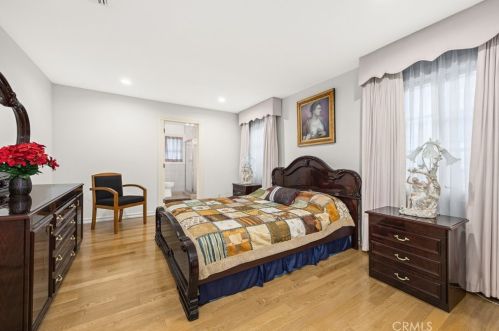 1468 Hillside Dr, Glendale CA  91208-2417 exterior