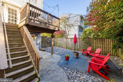 1634 Purple Sage Dr, Herndon VA  20194-5601 exterior