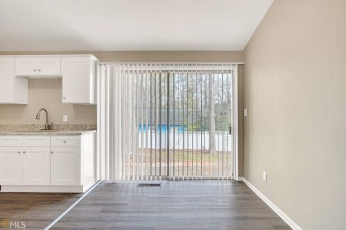 2707 Crescendo Dr, Atlanta GA  30318-6043 exterior