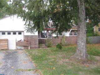 517 Pasadena Dr, Magnolia, NJ 08049-1631
