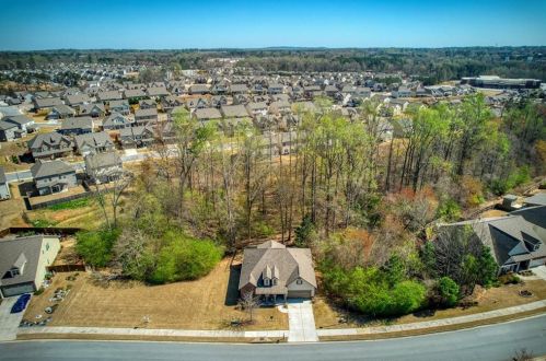 4529 Sweetwater Dr, Gainesville, GA 30504-9272