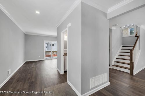 134 County Rd, Cliffwood, NJ 07721-1019