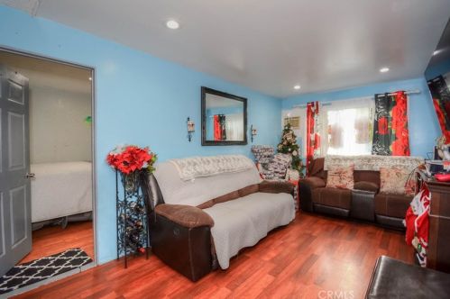99 Amalfi Dr, Santa Ana, CA 92703-4105