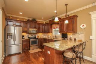 3427 Shady Forest Dr, Murfreesboro, TN 37128-5233