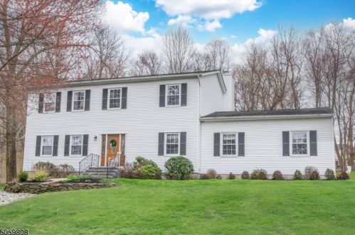 55 Russling Rd, Hackettstown, NJ 07840-4832