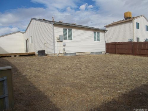 1690 Ensenada Way, Aurora CO 80015-3437 exterior