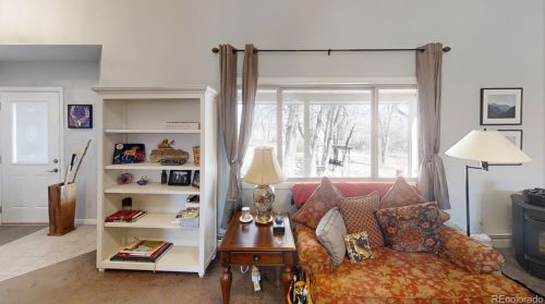 675 L St, Penrose, CO 81240-9727