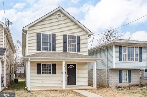 425 Palmer St, Fredericksburg, VA 22401-6120