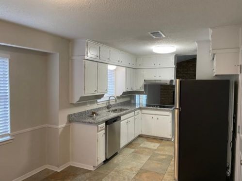 1304 Lyric Dr, Fort Worth TX  76134-4419 exterior